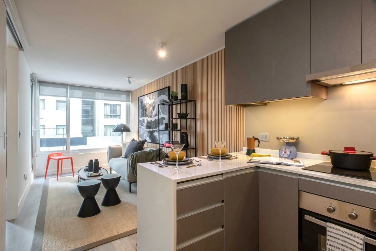 Arriendo Semi Amoblado | 1d1b | Metro Chile España